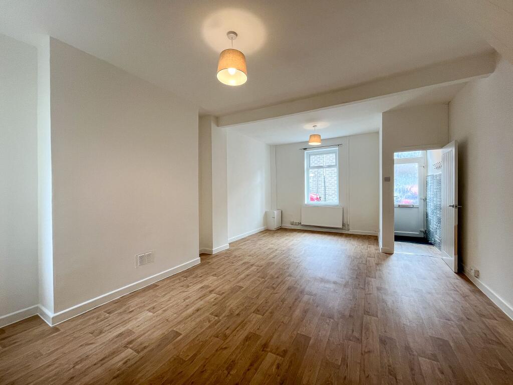 Living/dining room