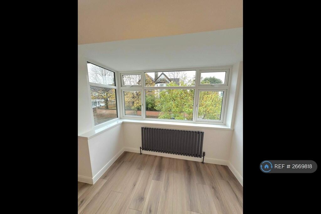 Front Facing Double Bedroom 