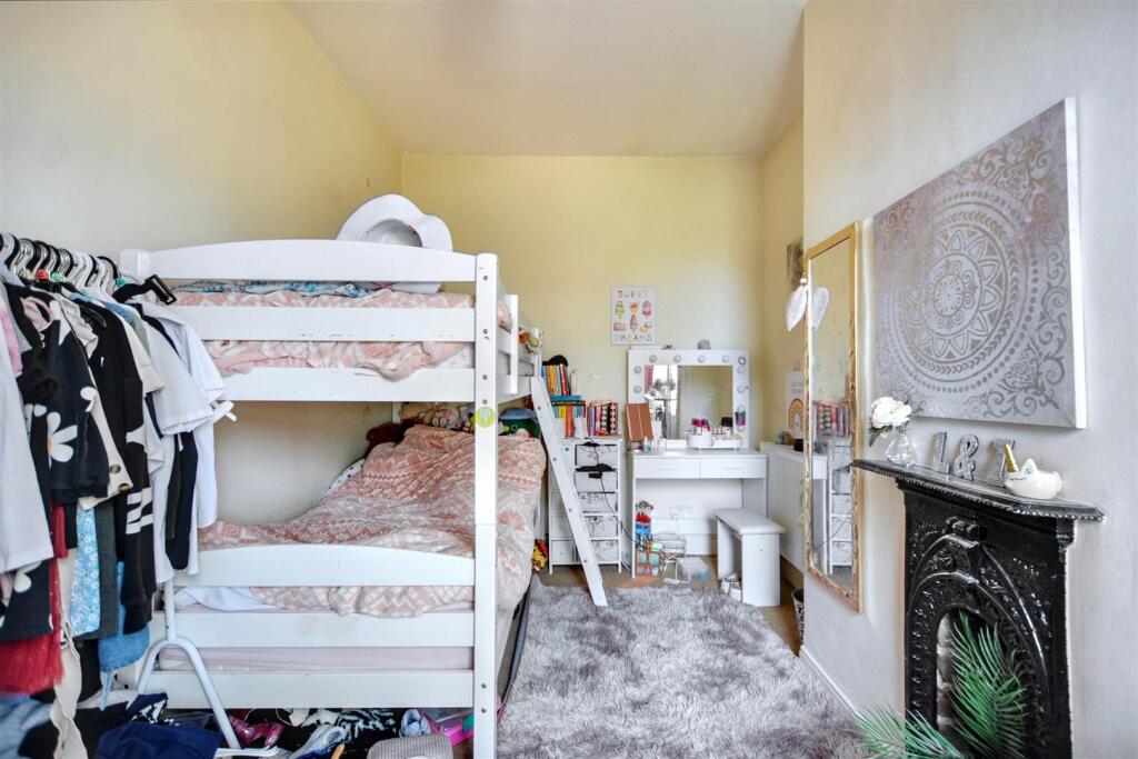 Bedroom 2_1.jpeg