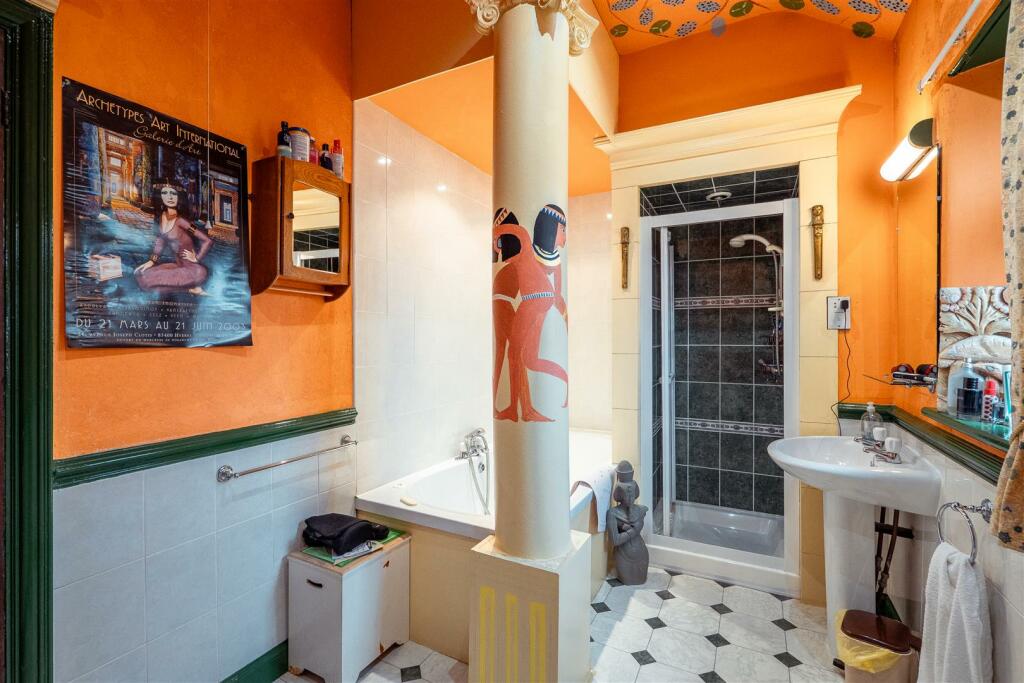 Bathroom 2 Aspect 2
