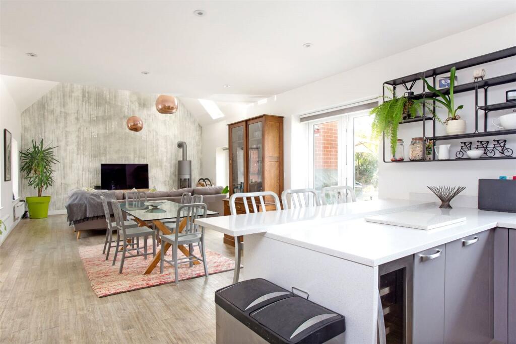 Kitchen/Breakfast Rm