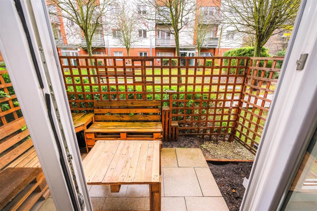 18 Cannock Court-13.jpg