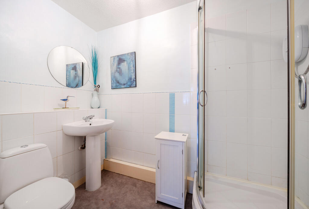 13-6821dde3cb28a-...