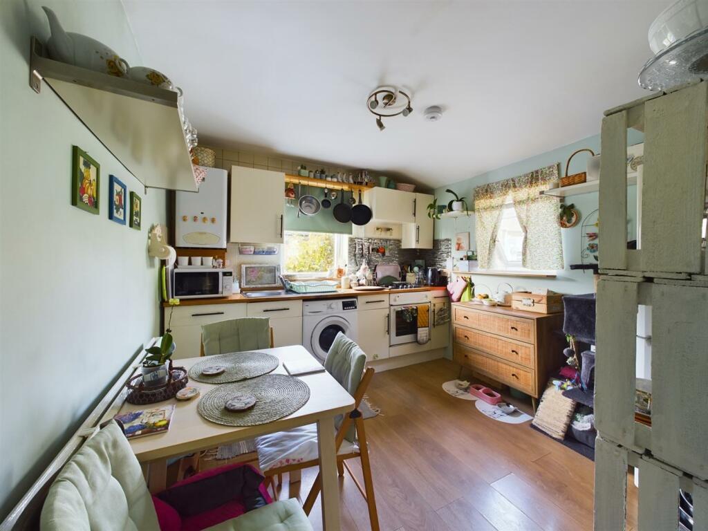 CAM01358G0-PR0118-STILL014.jpg