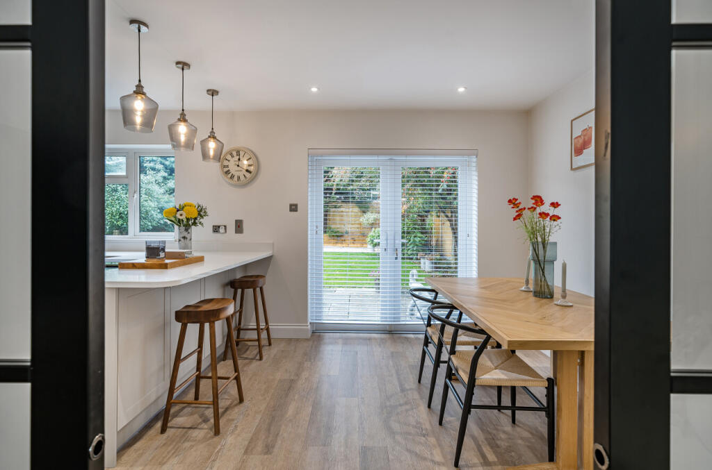 1371005-12-68f62a...