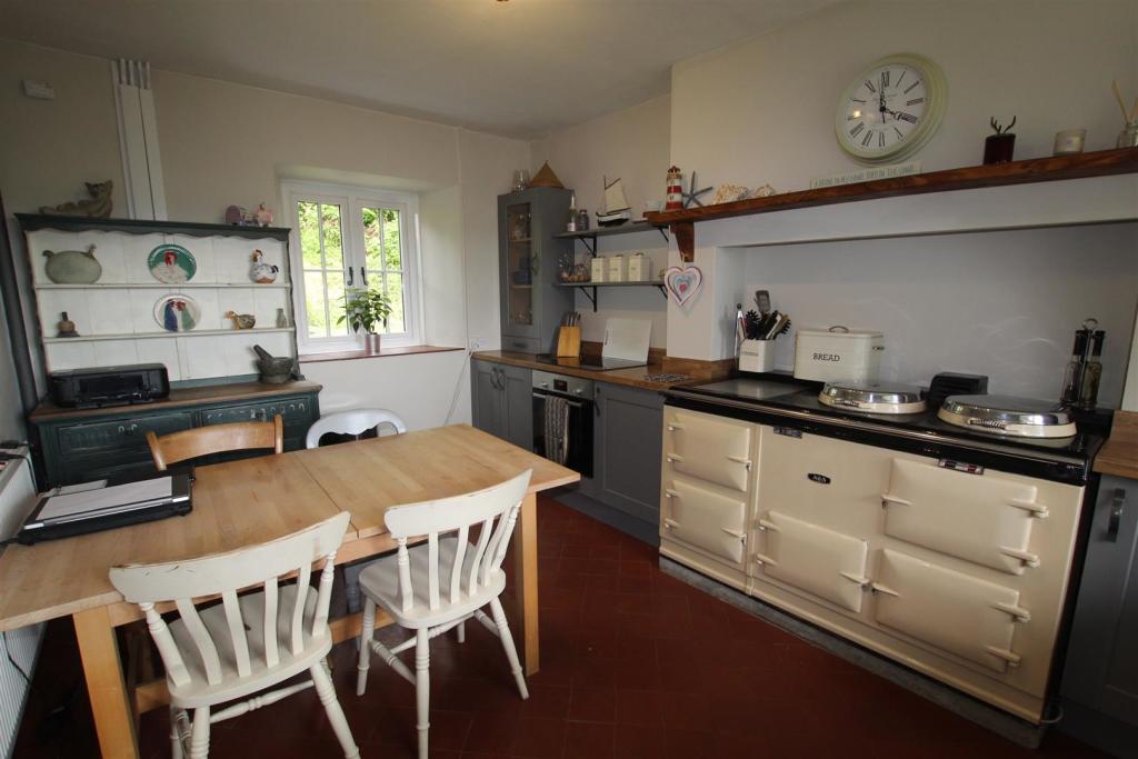 kitchen 2.JPG