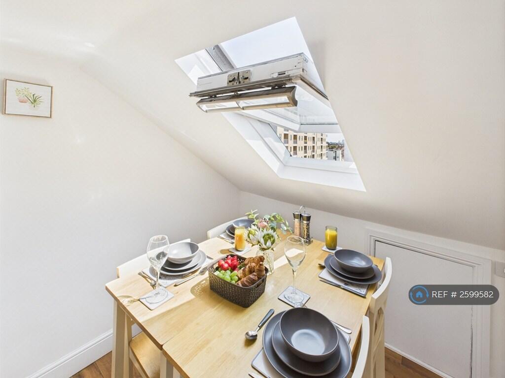 Well Ventilated Dinning Space