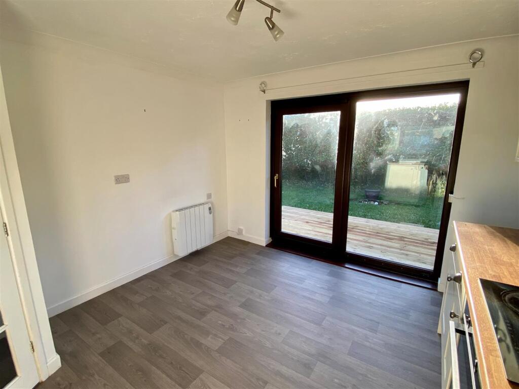 10 Gorse Close Kitchen