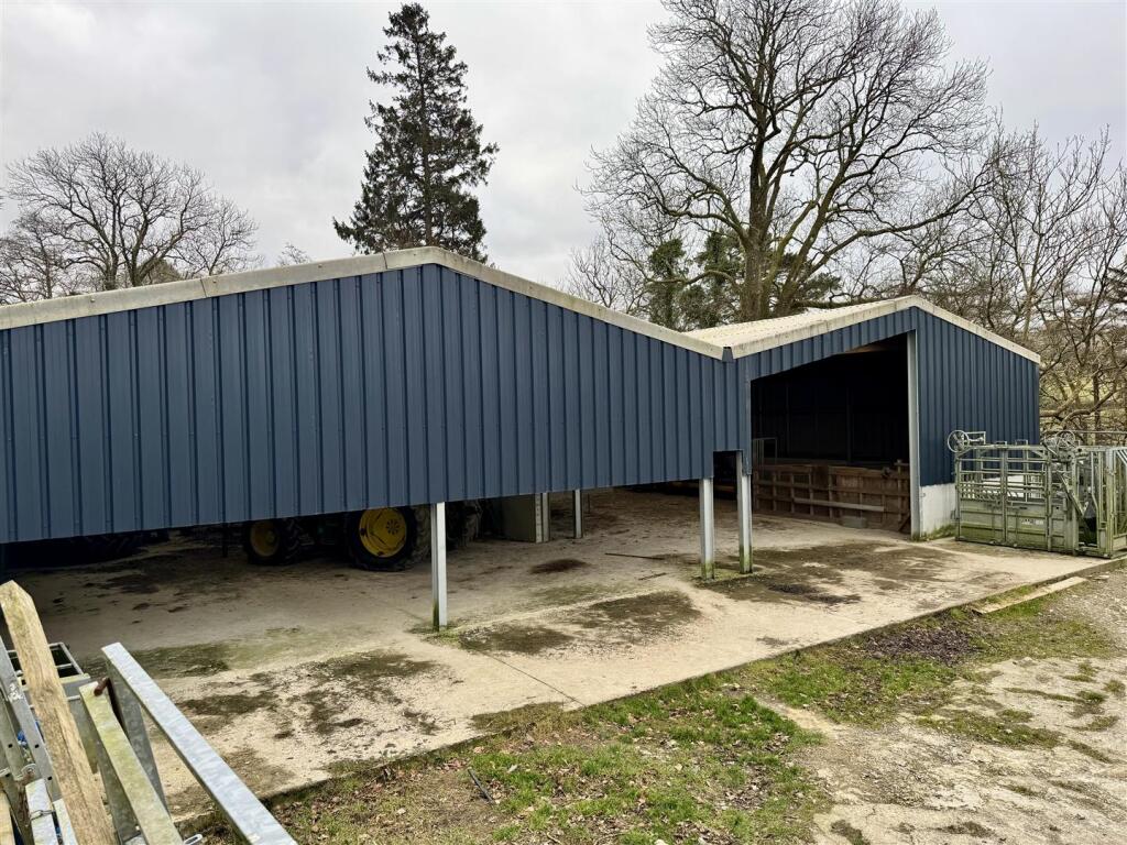 STEEL FRAMED BARNS
