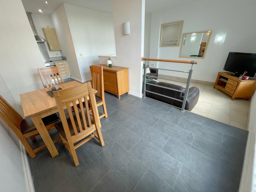 2 Dell Street-485