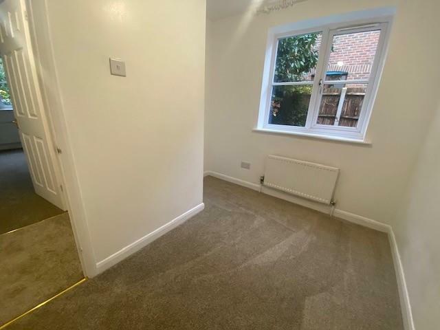 4 Clarendon House bedroom 2 - Copy.jpg