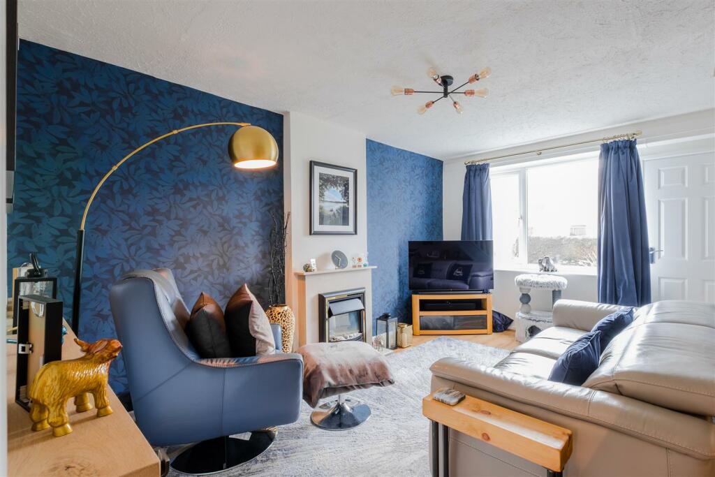 LIVING ROOM 2.jpg