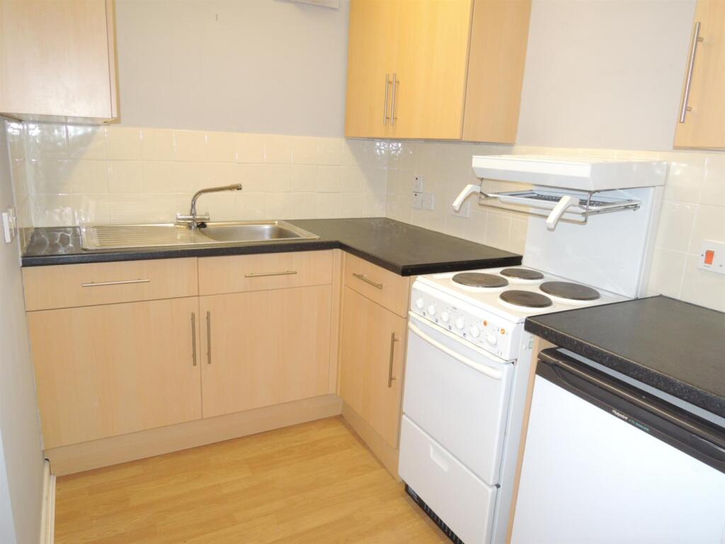 Kitchen: