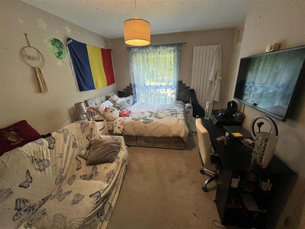 image00024.jpeg
