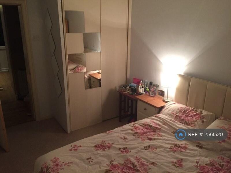 Bedroom 2 (2)
