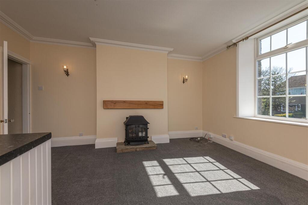 Lounge/Kitchen