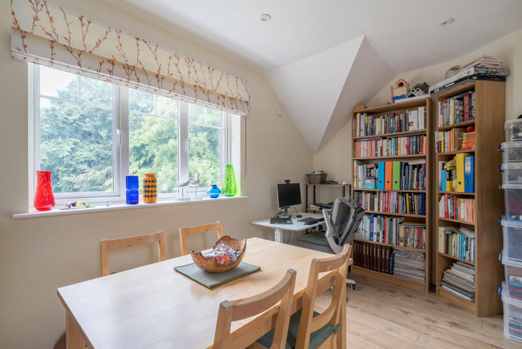 1300119-9-6835ad4...