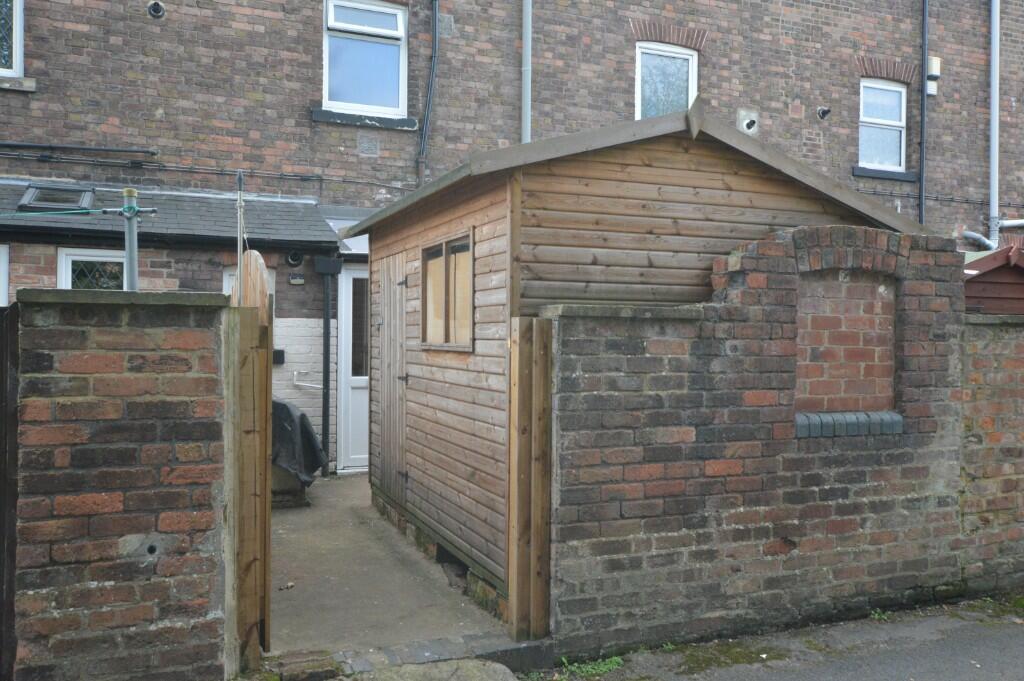 Rear yard &amp; workshop