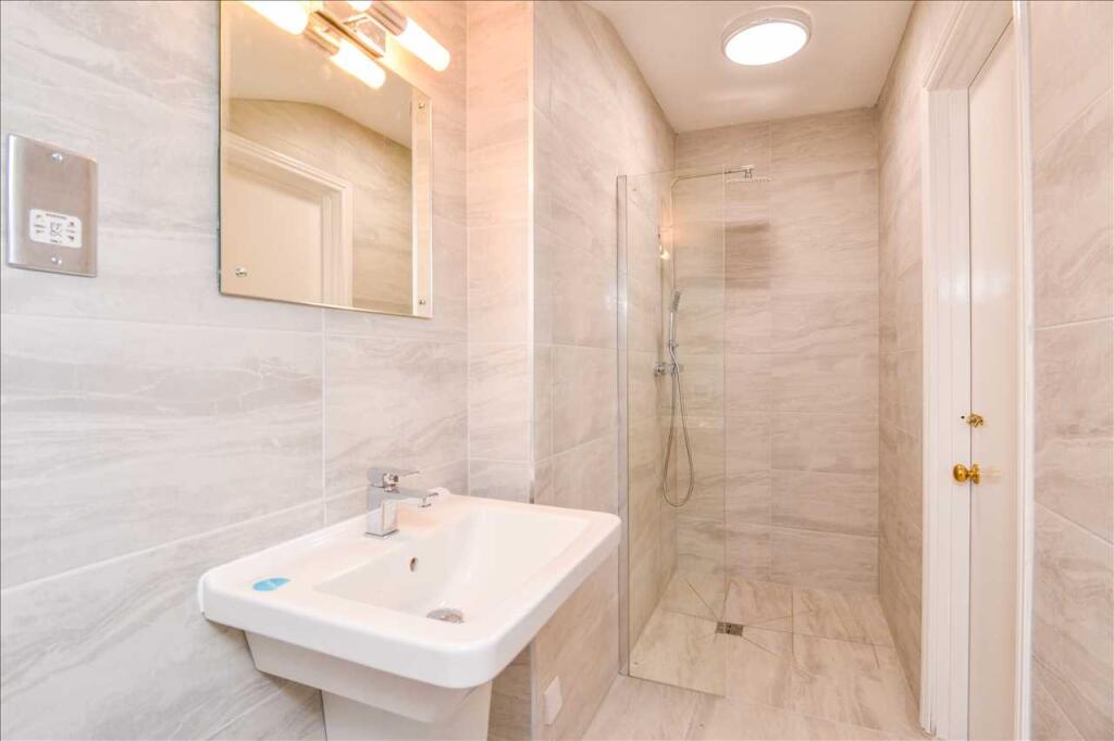 Ensuite shower room