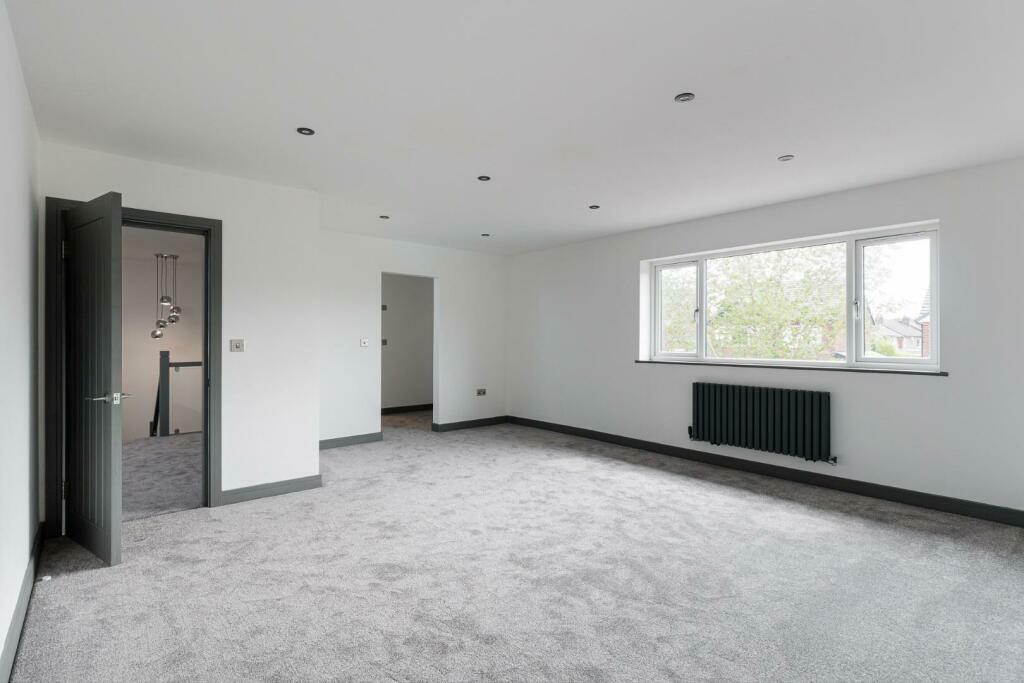 Master Bedroom with Ensuite.jpeg