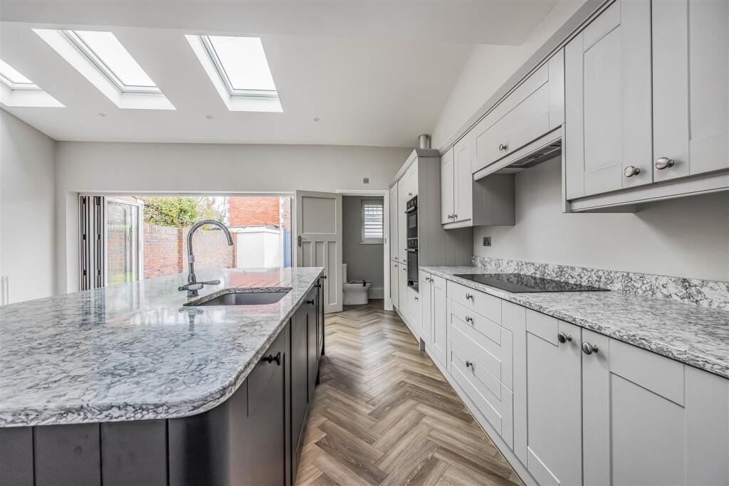 68 Kirby Road, Copnor-Small-PorticoMarketing-SoldB