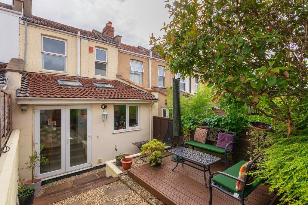 2P0RHD - External B.jpg