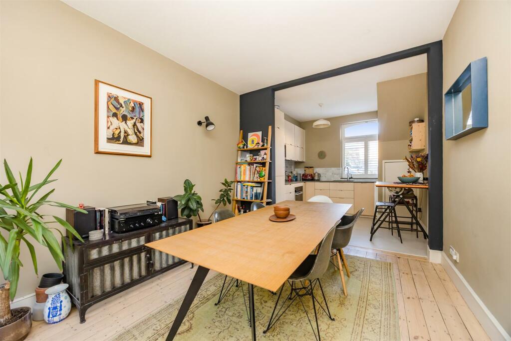 Kitchen/Dining room