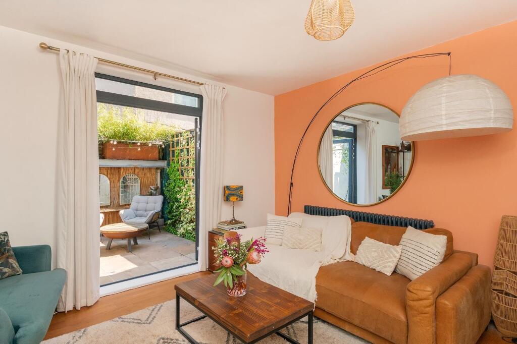 1S5L1CM - Reception Room B.jpg