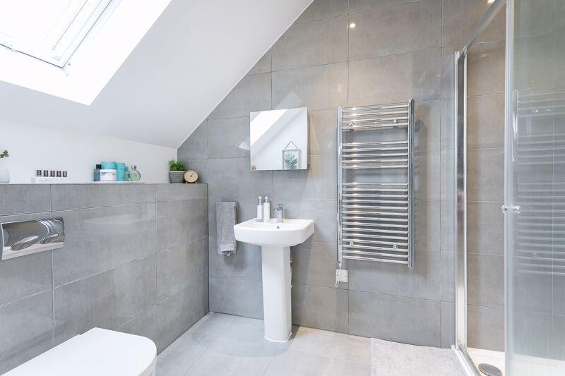 Main Bedroom En-suite