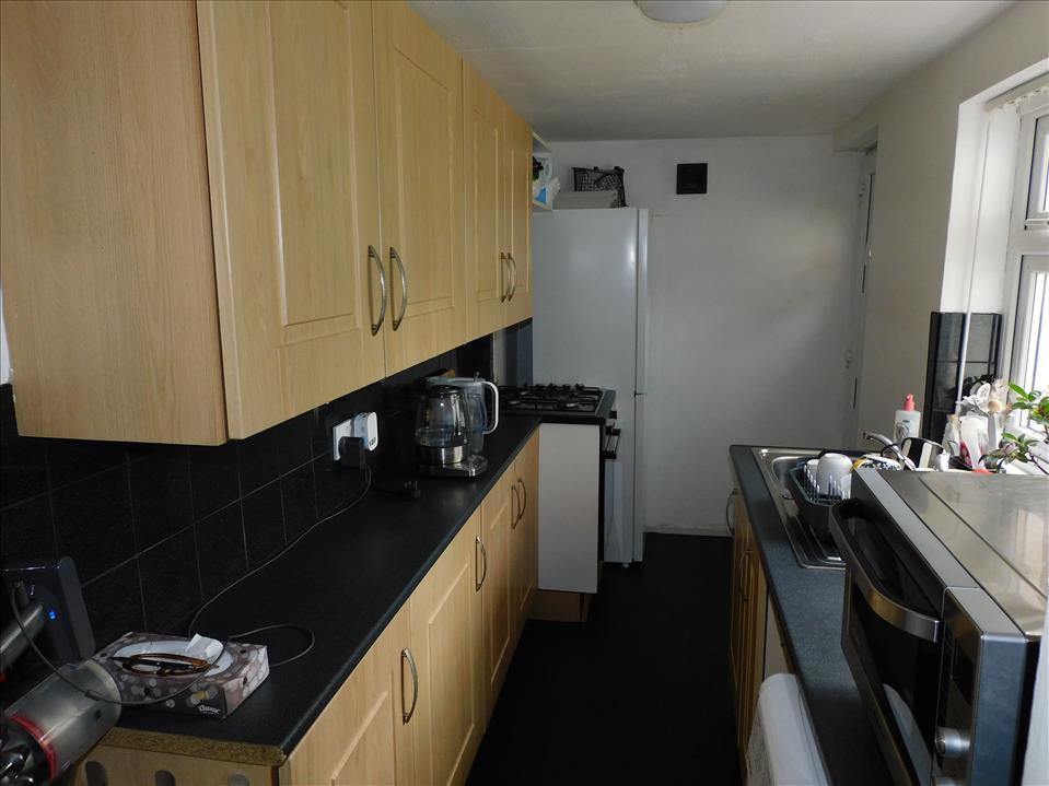 FIRST FLOOR LANDING