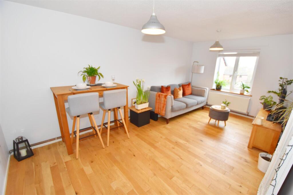 Lounge_Dining room.jpg