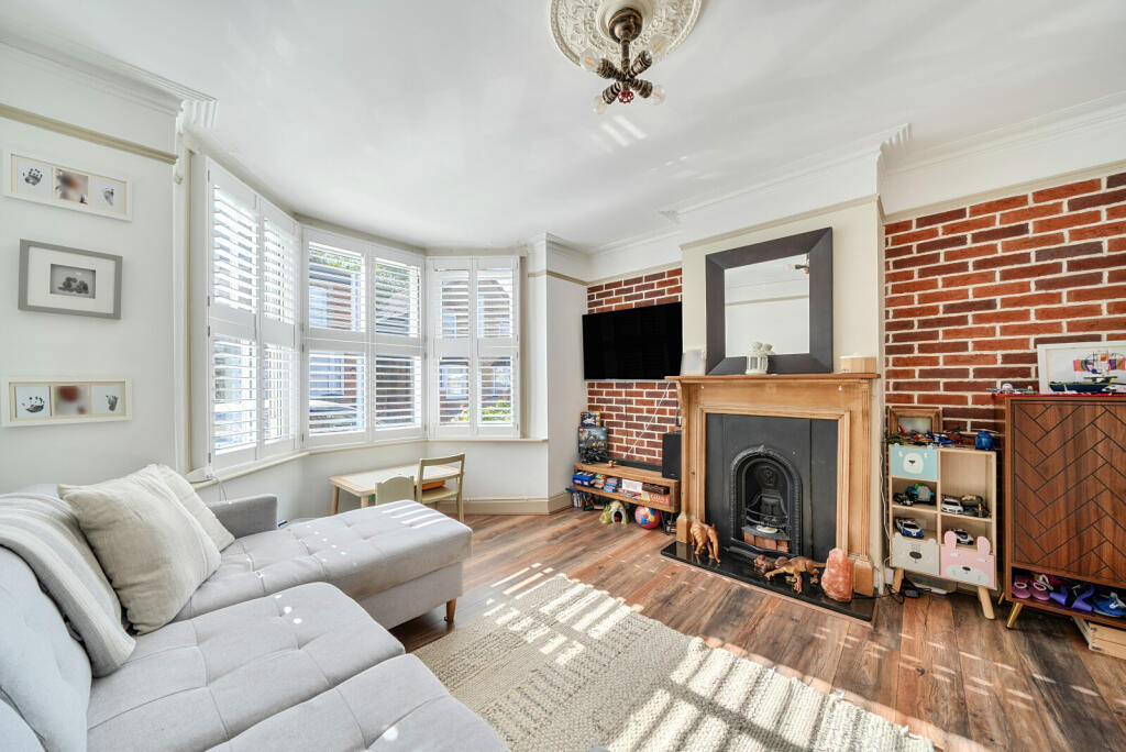 1364474-21-68e7a3...