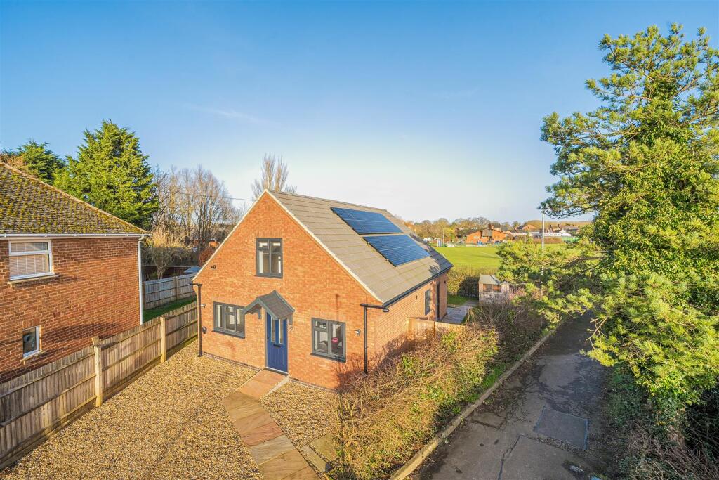 3a Plank Houses, Towcester