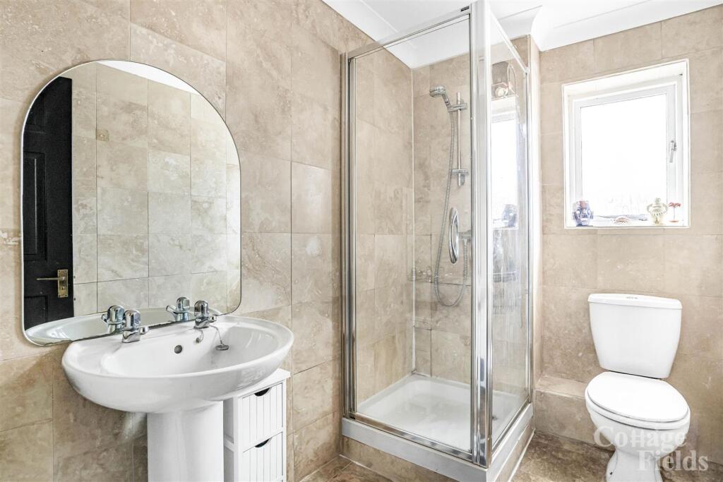 Family Shower - Room