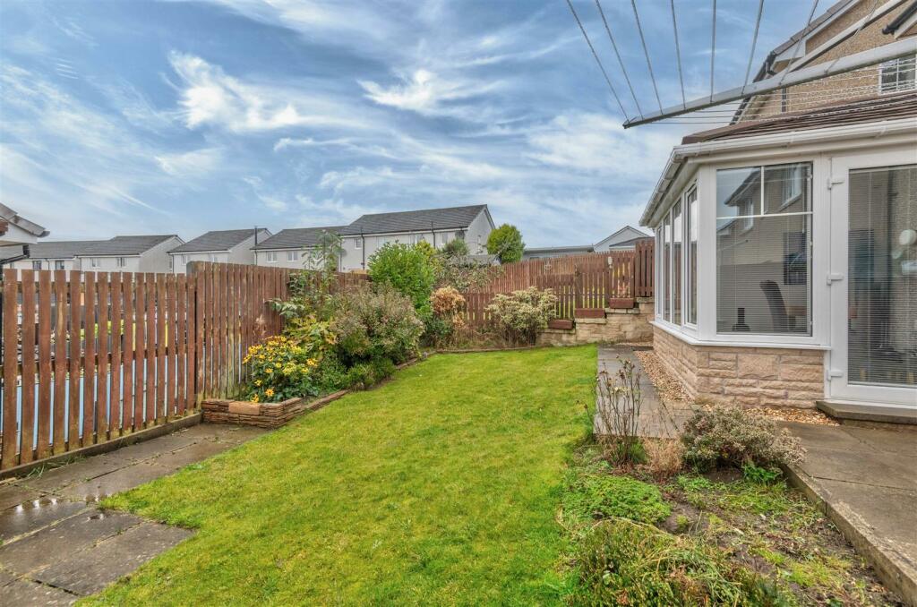 10 Lochty Drive Kinglassie-24.JPG