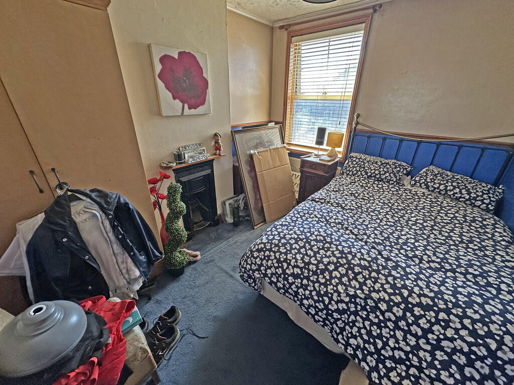 Second bedroom (3...