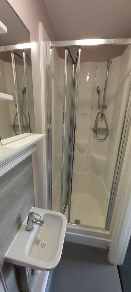 room 3 en-suite