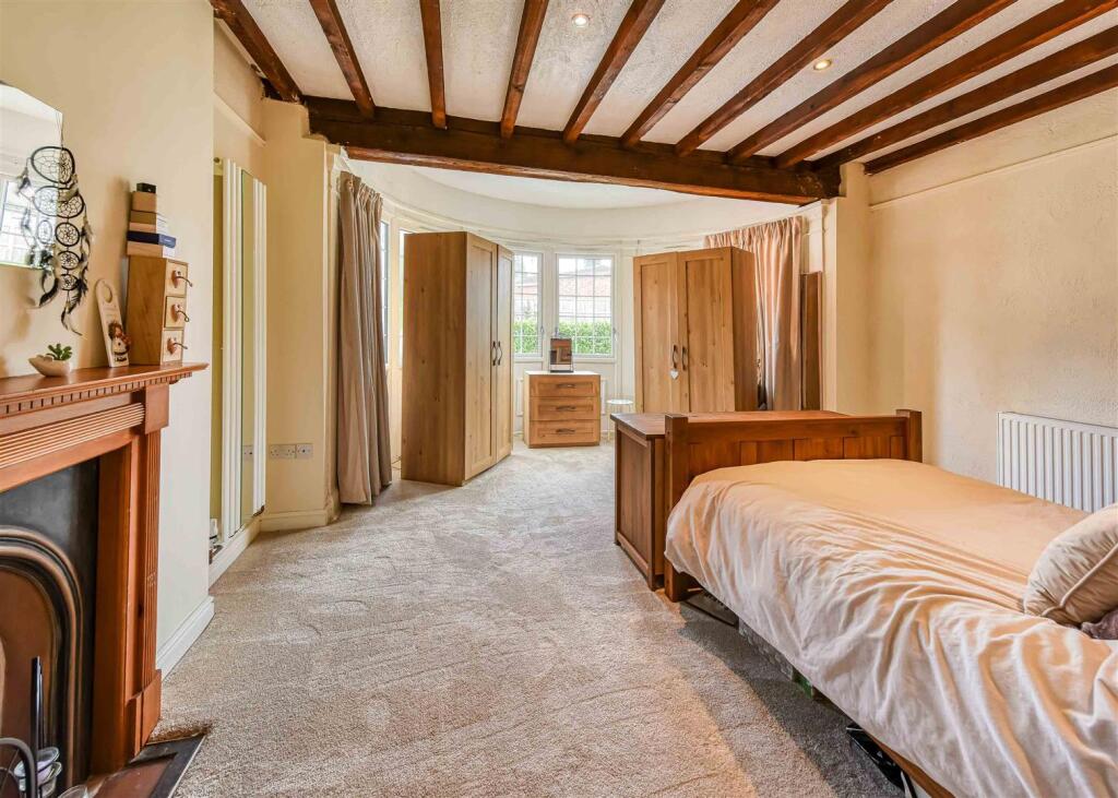 1 Seven Stars-bedroom1a.jpg