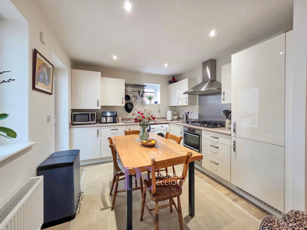 Kitchen dining room