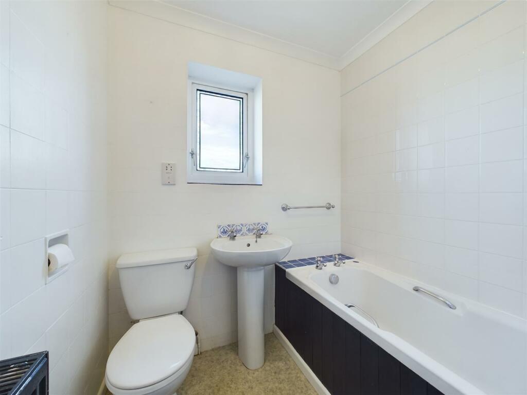 Bathroom.jpg