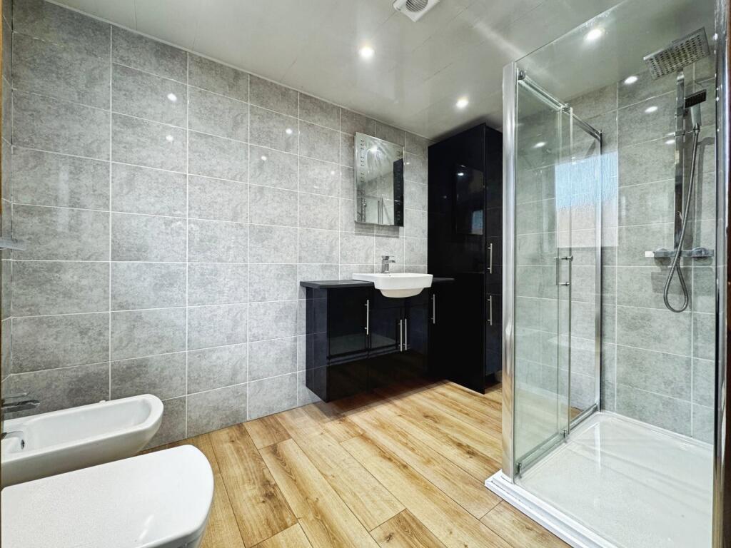 Groundfloor Bathroom