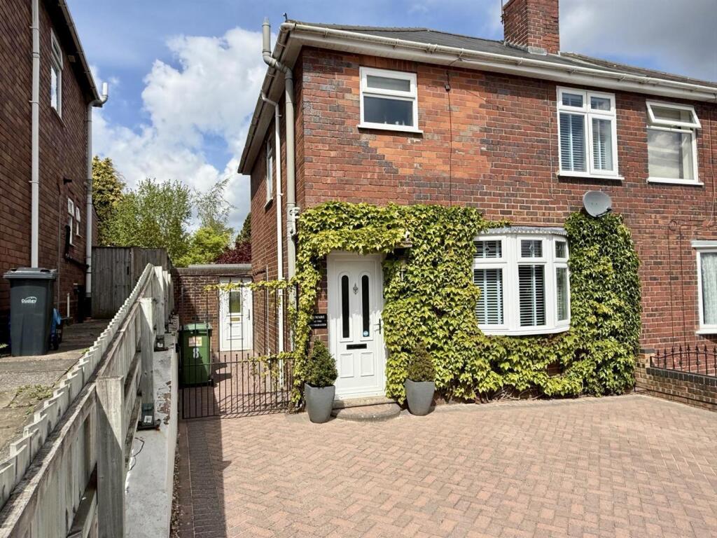 Grove Avenue Halesowen 1.jpg