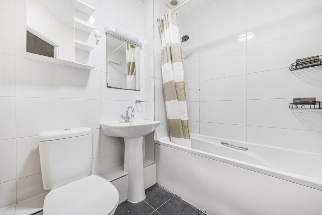 1341403-4-689ef8e...