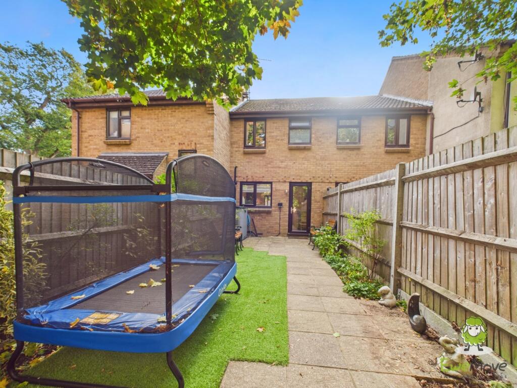 EweMove Estate Agents Basingstoke - Long Copse Cha