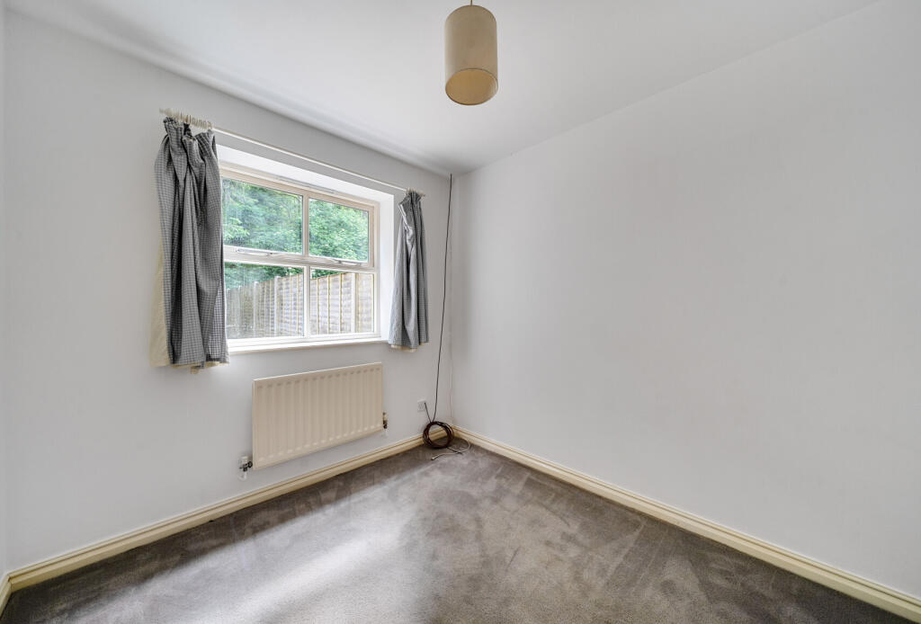 1294542-8-682f136...