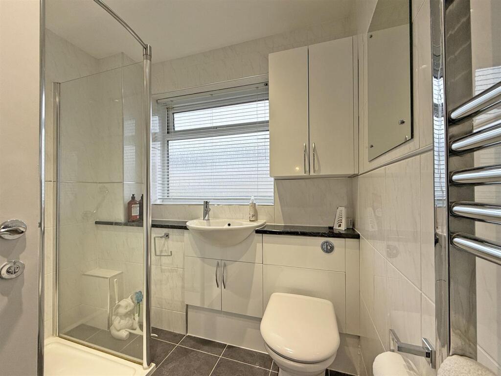 Pilgrim Close 7 - Shower Room.jpg