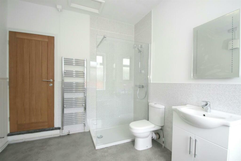 Bathroom Aspect 2