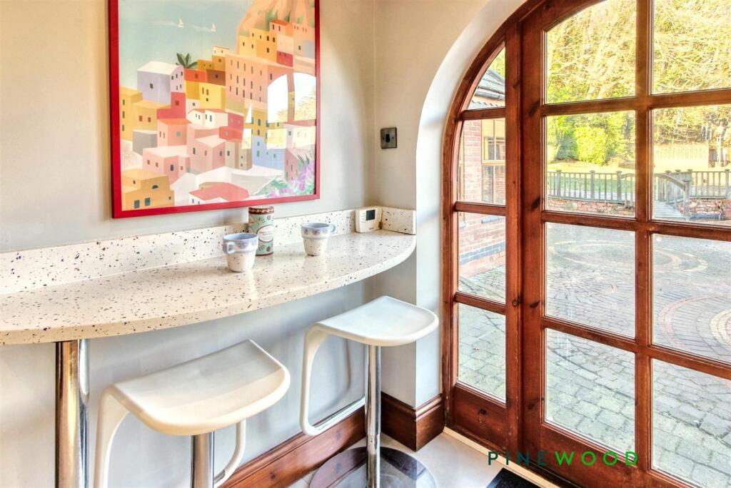 BREAKFAST KITCHEN