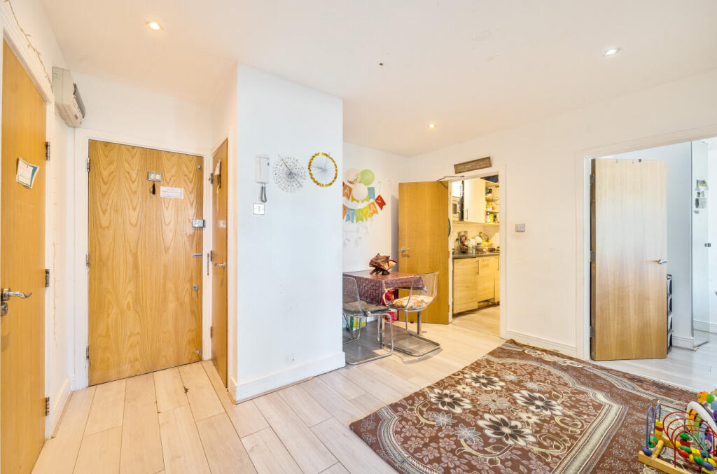 1363899-8-68e4abd...