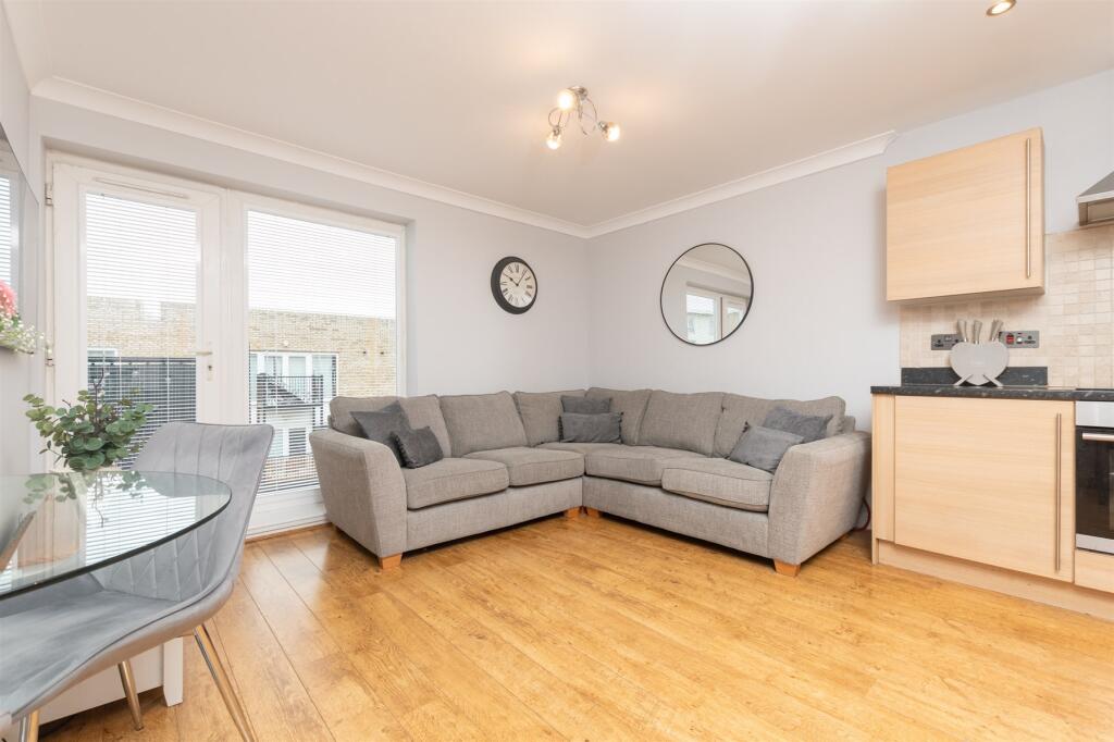 Kitchen / Lounge / Diner